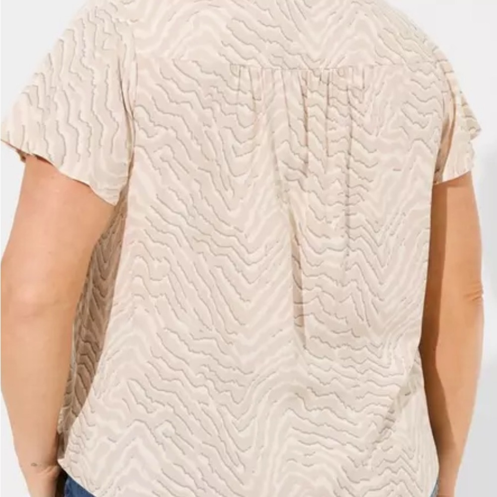 Torrid Beige Patterned Blouse - Picture 3 of 5